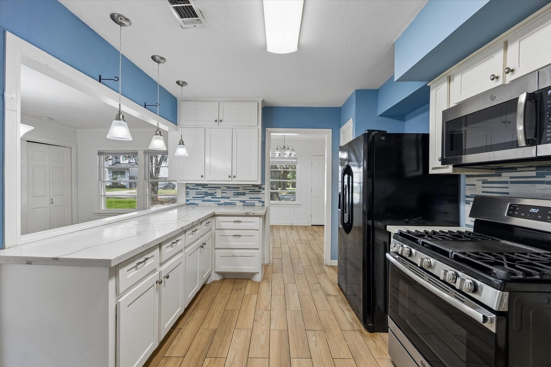 5119 PATRICK HENRY, Bellaire, TX 77401 5119 PATRICK HENRY, Bellaire, TX 77401