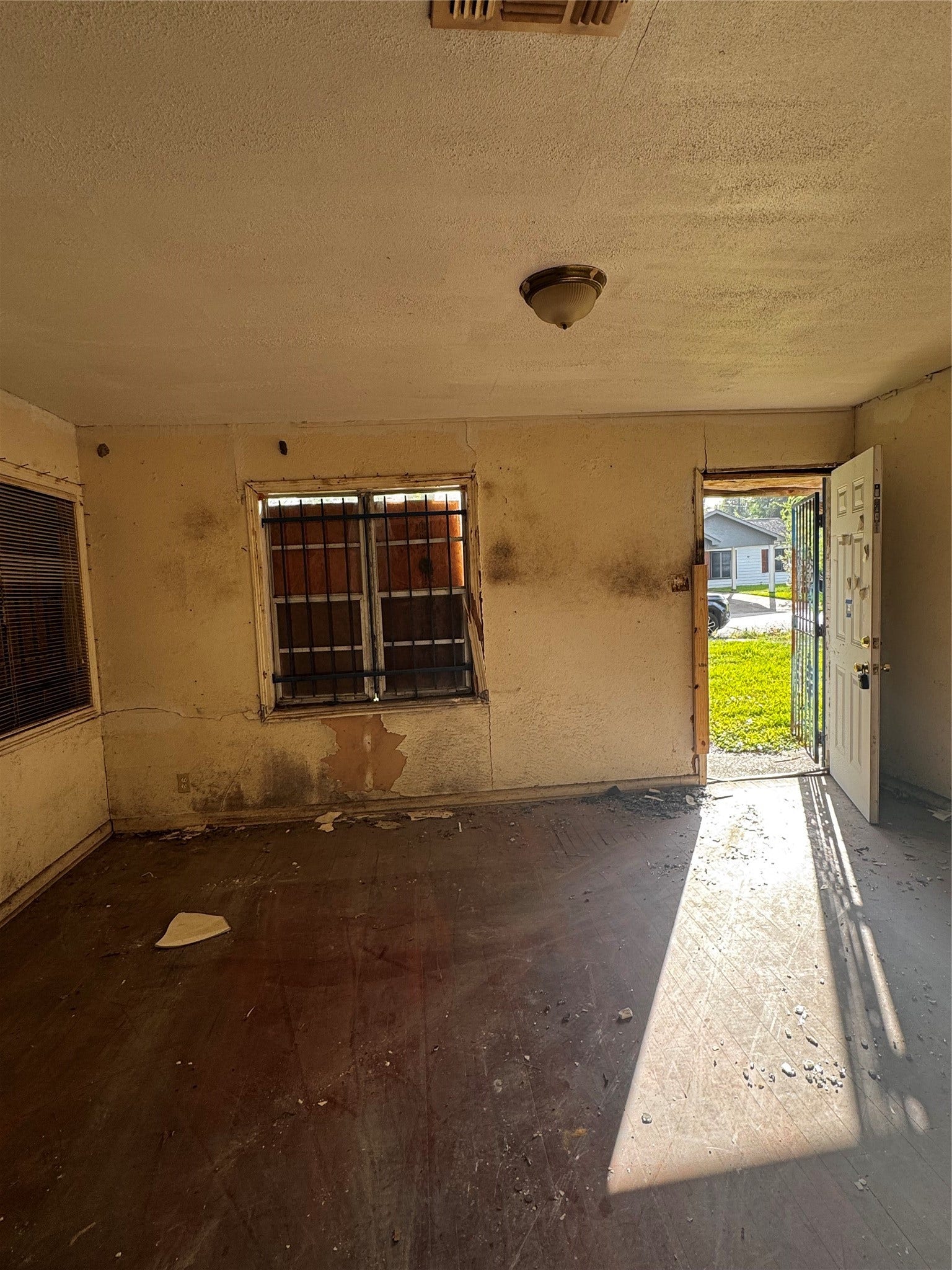 1502 Pleasantville Drive, Houston, TX 77029 1502 Pleasantville Drive, Houston, TX 77029