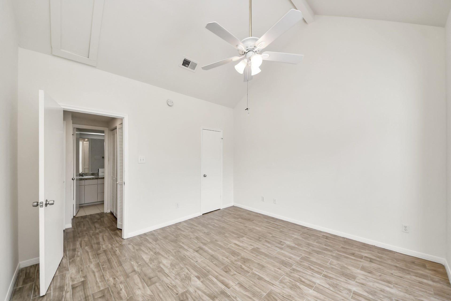 4144 Greystone Way, #609, Sugar Land, TX 77479 4144 Greystone Way, #609, Sugar Land, TX 77479