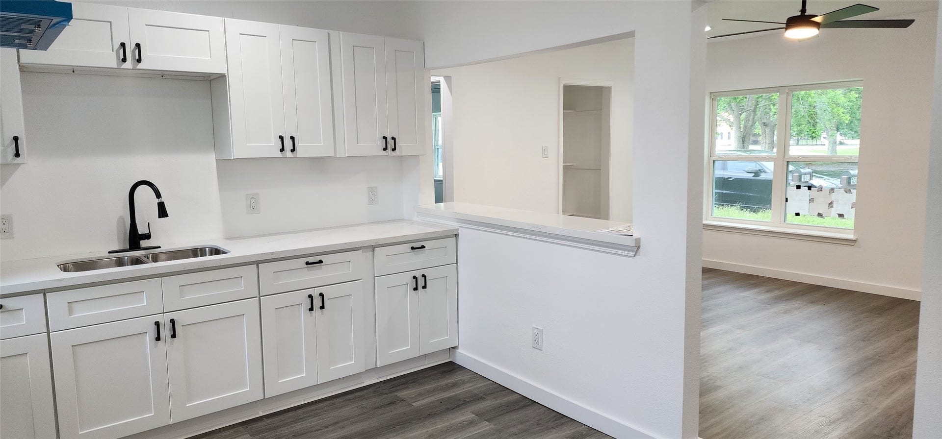 1001 S Iowa Street, #1003, La Porte, TX 77571 1001 S Iowa Street, #1003, La Porte, TX 77571