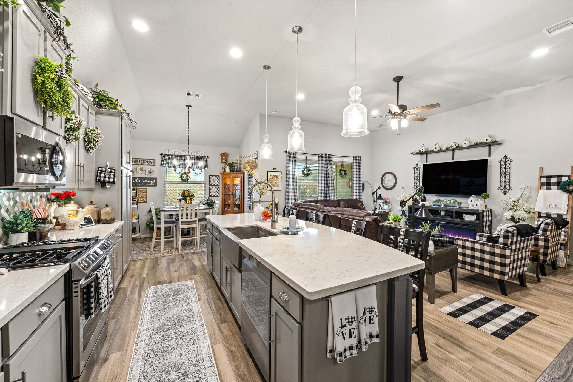 7510 Heather Arbor Trail, Pasadena, TX 77505 7510 Heather Arbor Trail, Pasadena, TX 77505
