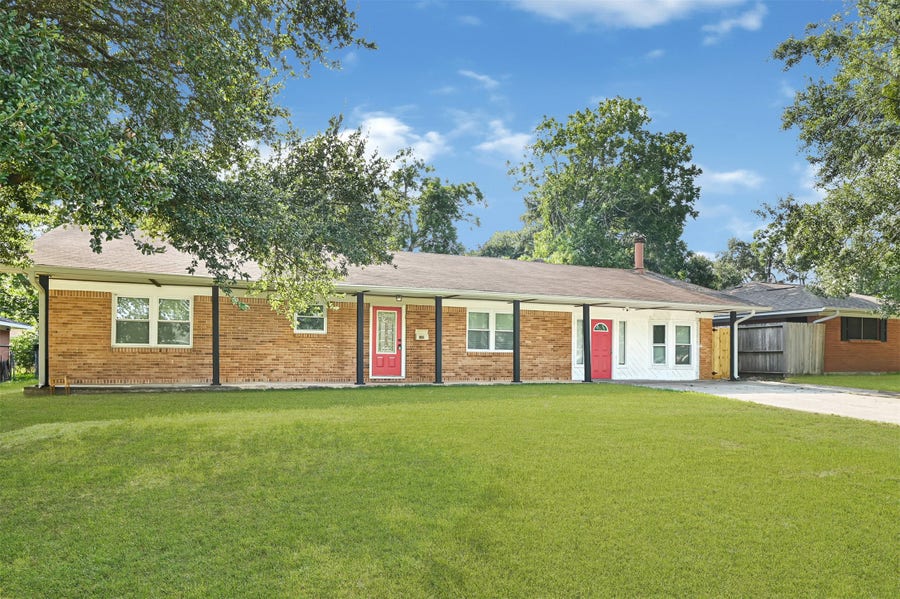 Property photo for 1806 Clayton Drive, Baytown, TX