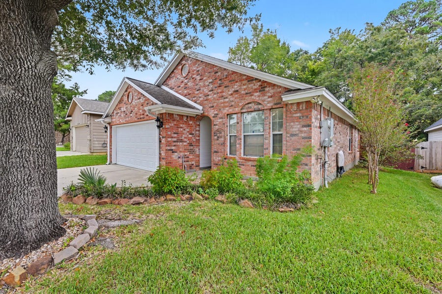Property photo for 4922 Pleasure Lake Drive, Willis, TX
