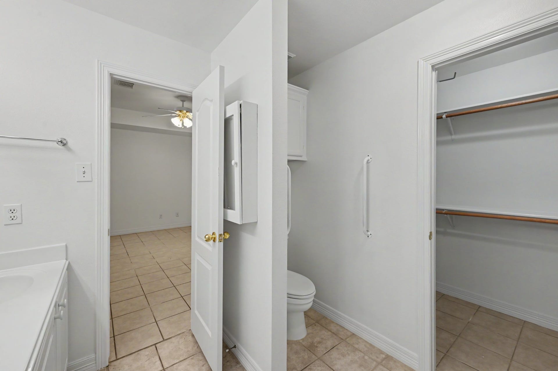 4922 Pleasure Lake Lane, Willis, TX 77318 4922 Pleasure Lake Lane, Willis, TX 77318