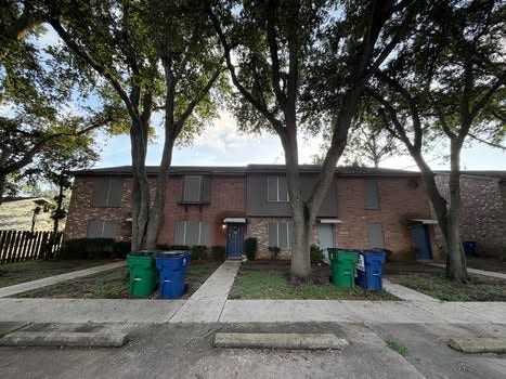 Property photo for 1037 N Chenango Street, Angleton, TX
