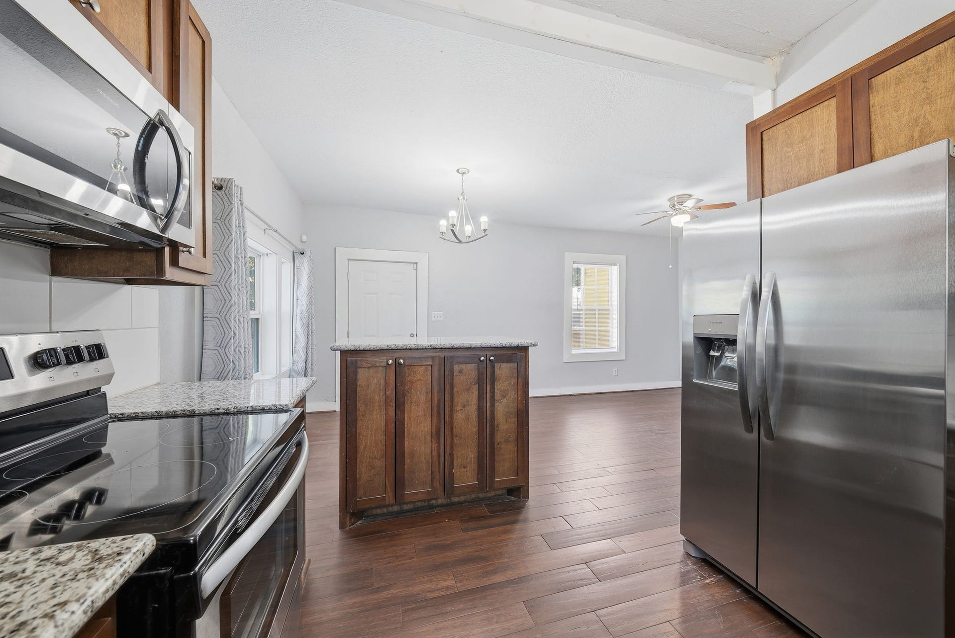 2914 Avenue L, Galveston, TX 77550 2914 Avenue L, Galveston, TX 77550