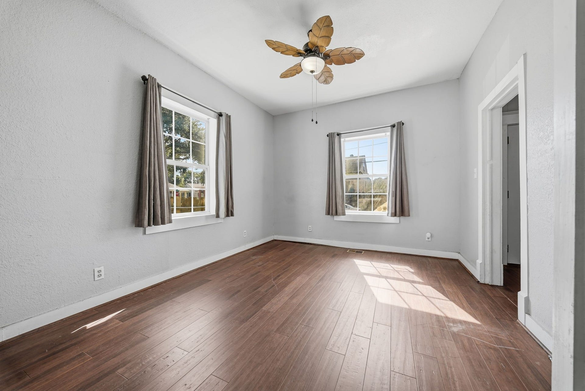 2914 Avenue L, Galveston, TX 77550 2914 Avenue L, Galveston, TX 77550