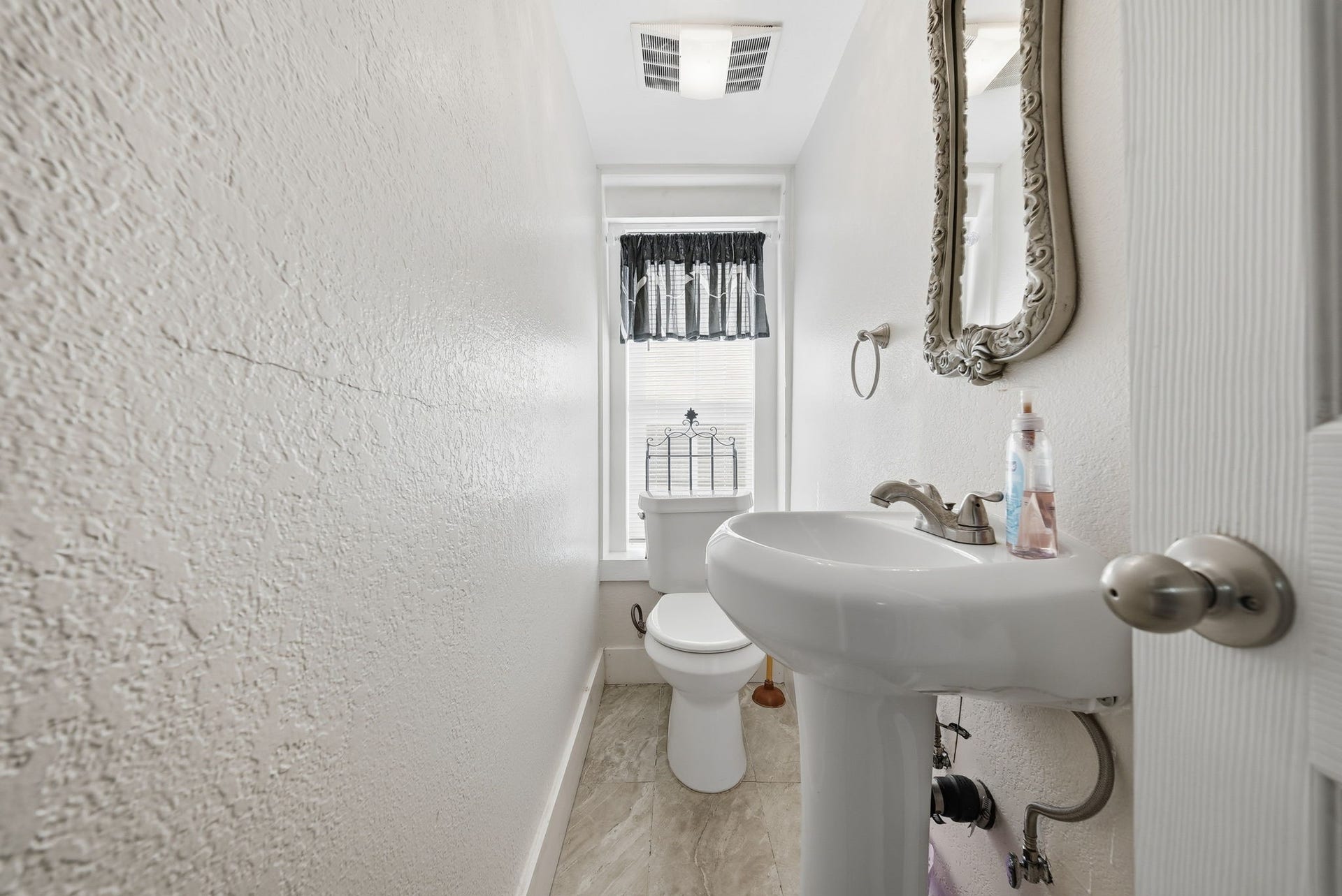 2914 Avenue L, Galveston, TX 77550 2914 Avenue L, Galveston, TX 77550