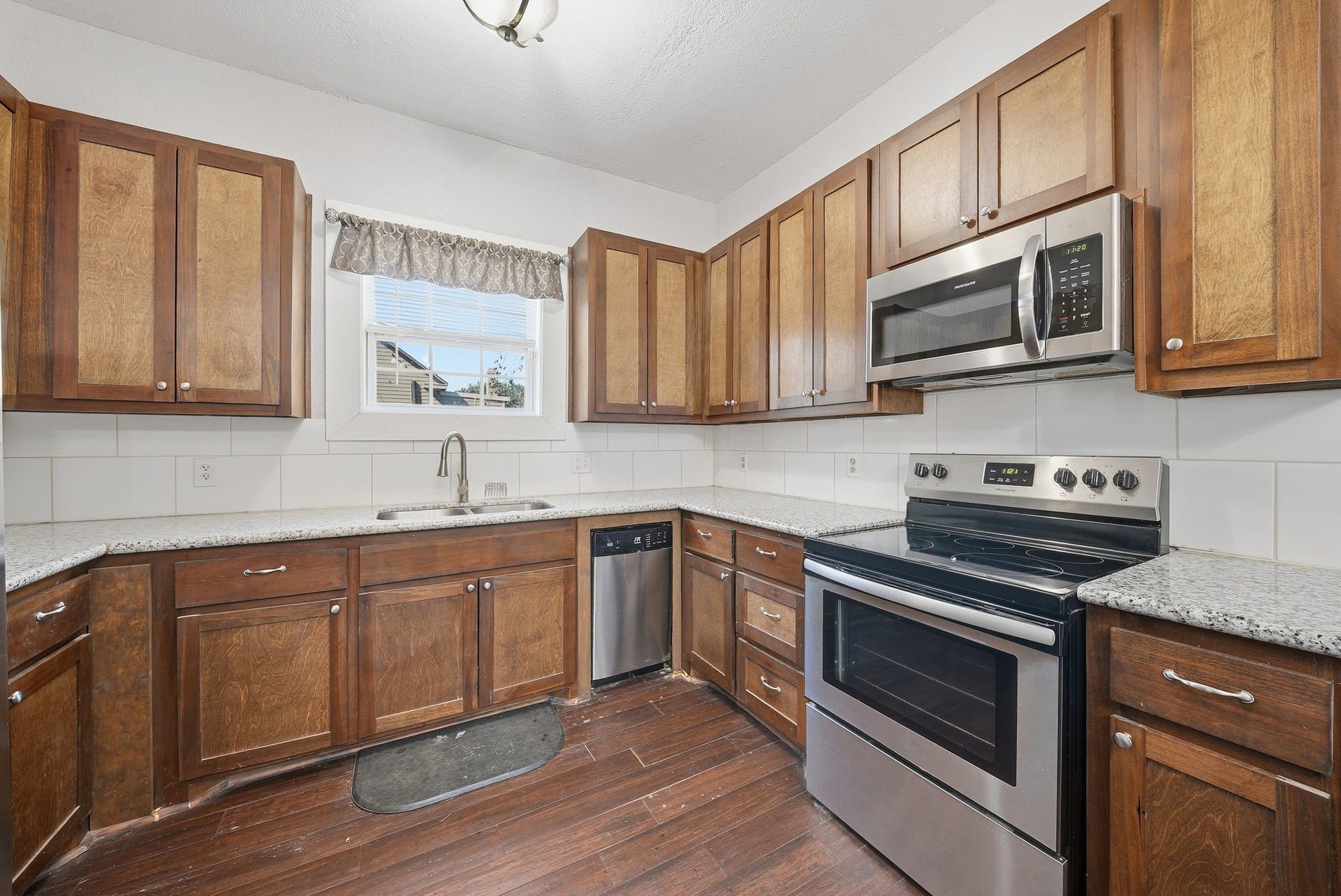2914 Avenue L, Galveston, TX 77550 2914 Avenue L, Galveston, TX 77550