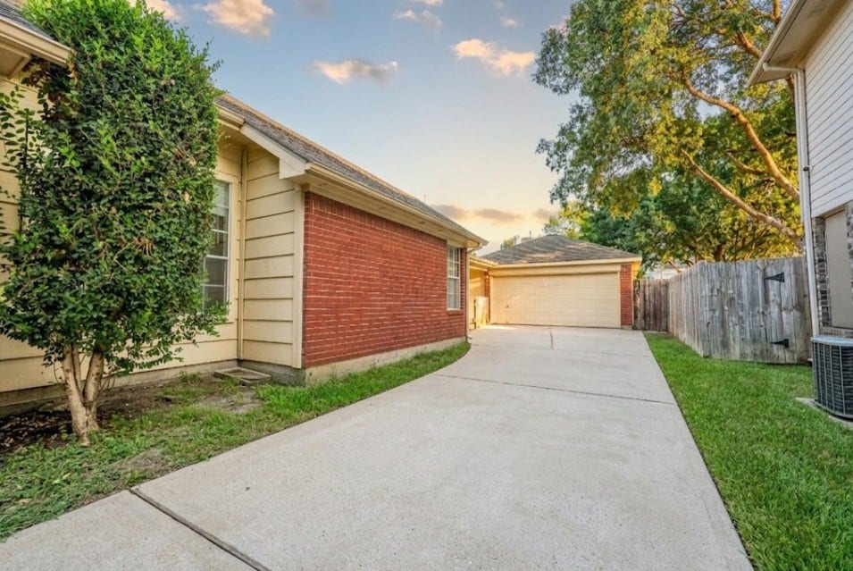 4230 Torrey Creek Lane, Houston, TX 77014 Detached garage for extra driveway and parking