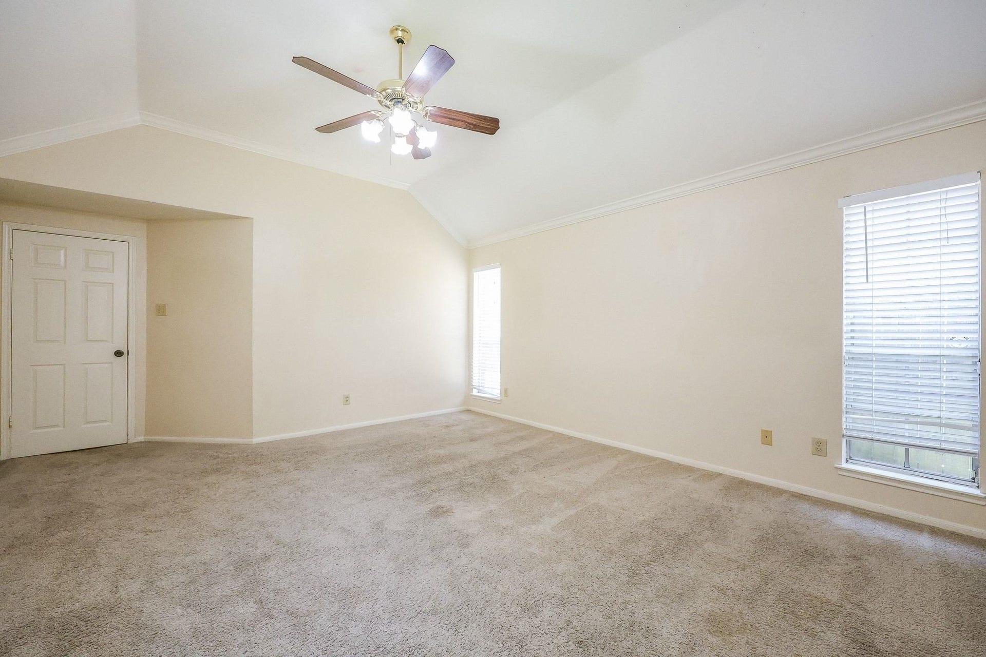 4230 Torrey Creek Lane, Houston, TX 77014 Master Bedroom