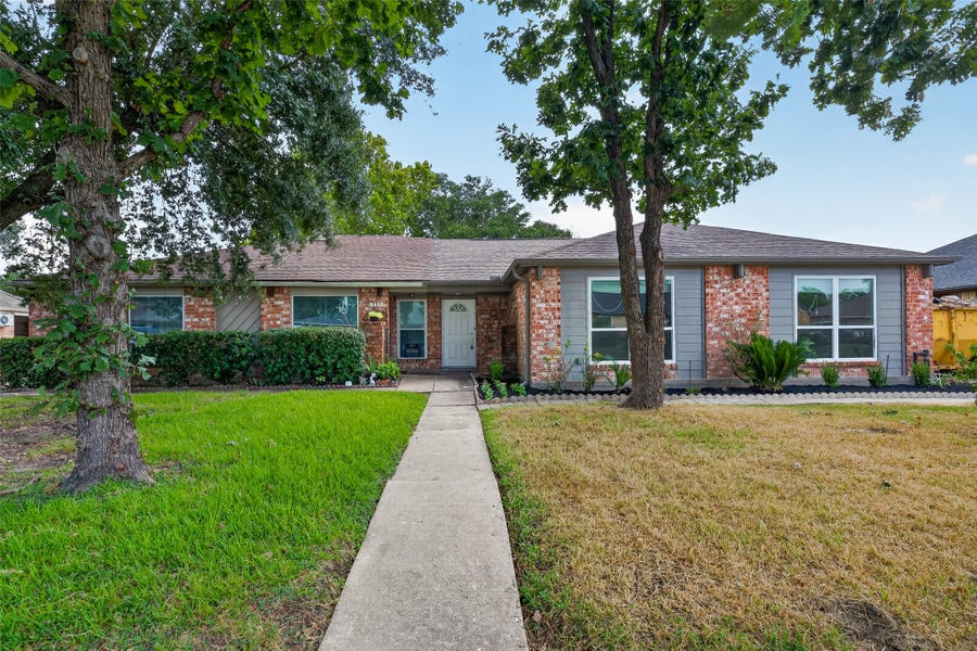 Property photo for 9523 Riverside Lodge Drive, Houston, TX