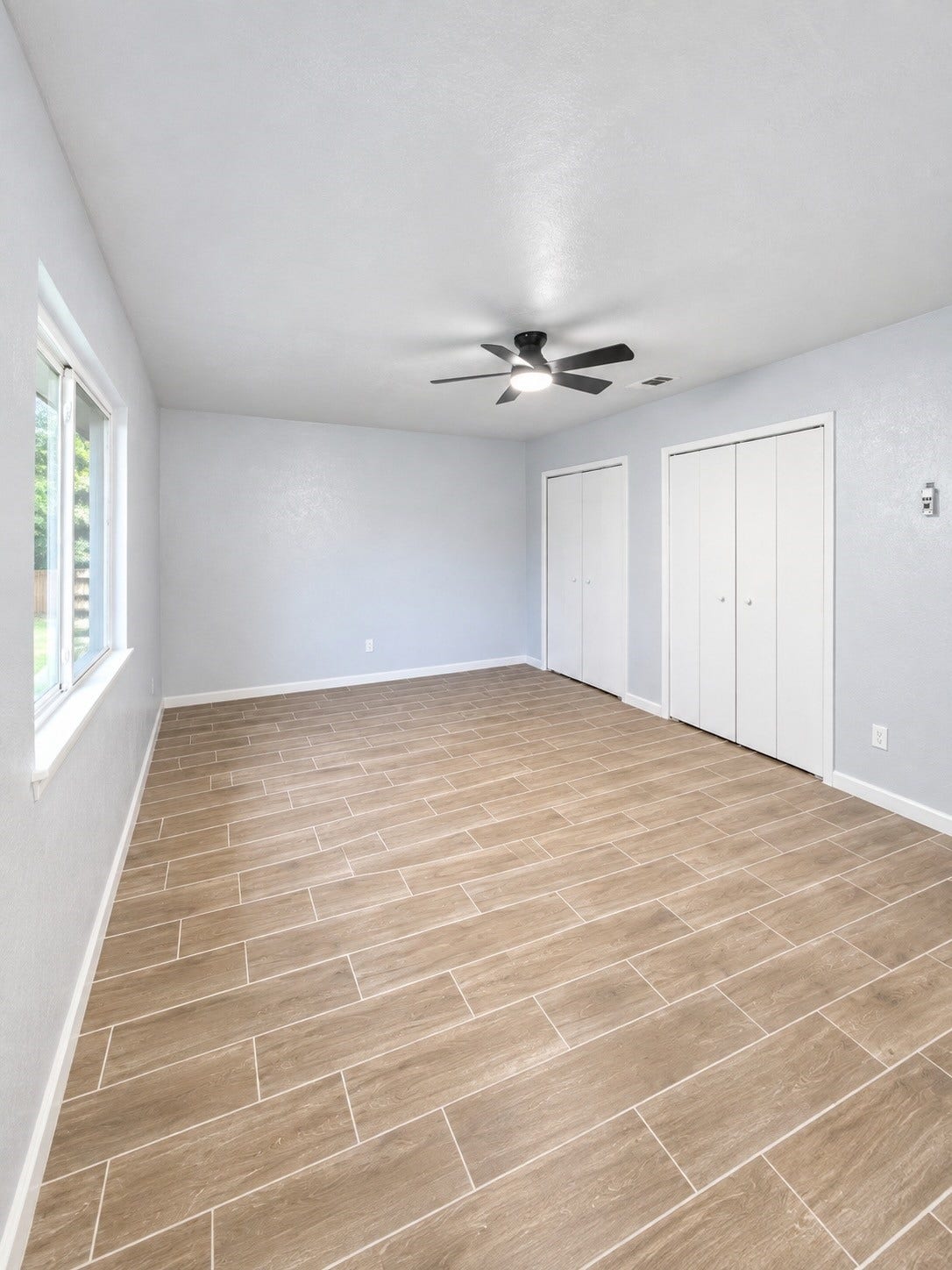 15623 Summer Briar Court, Missouri City, TX 77489 Primary Bedroom with double closets