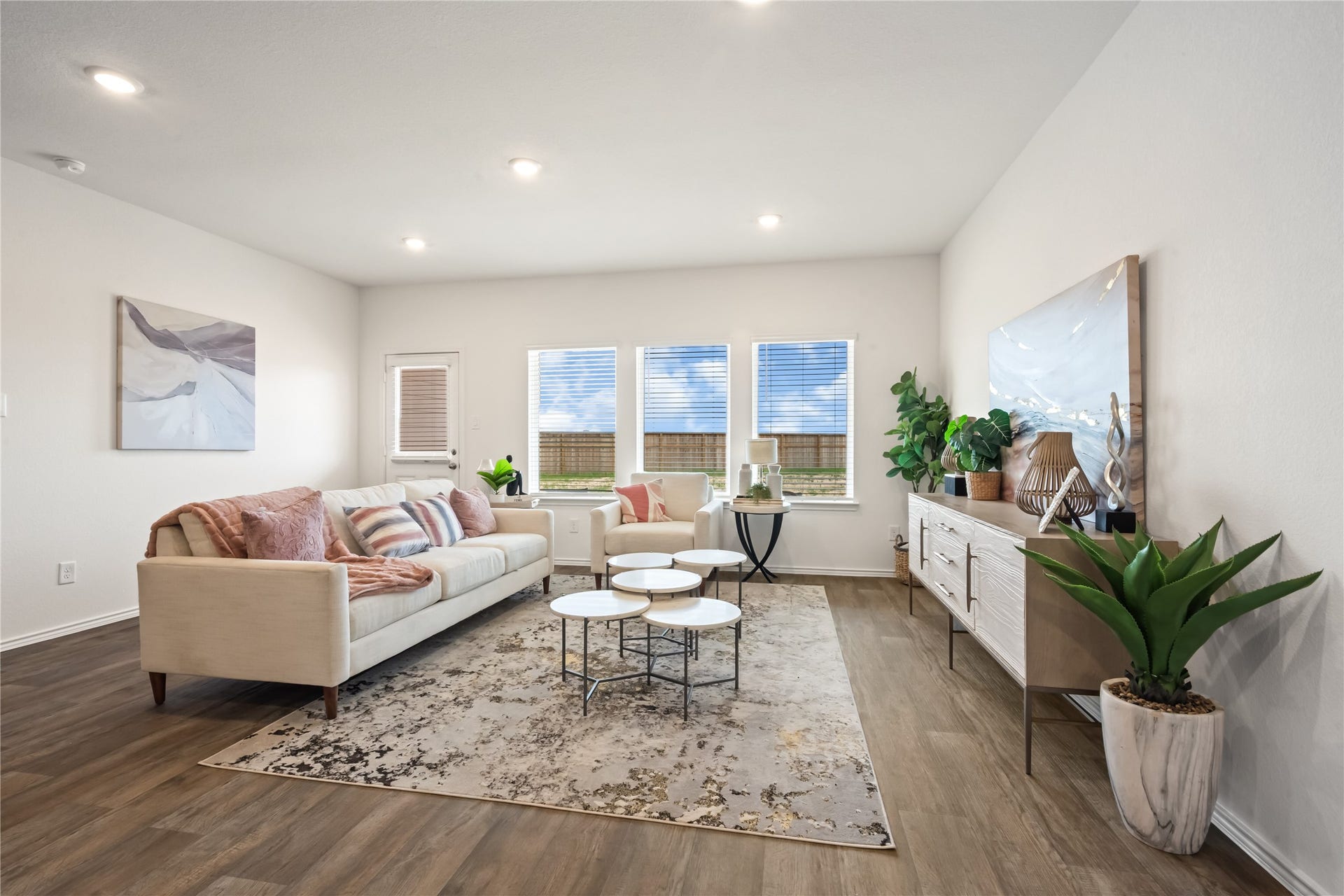 31435 Primrose Falls Drive, Fulshear, TX 77441 *Images and 3D tour are for illustration only and options may vary from home as built.