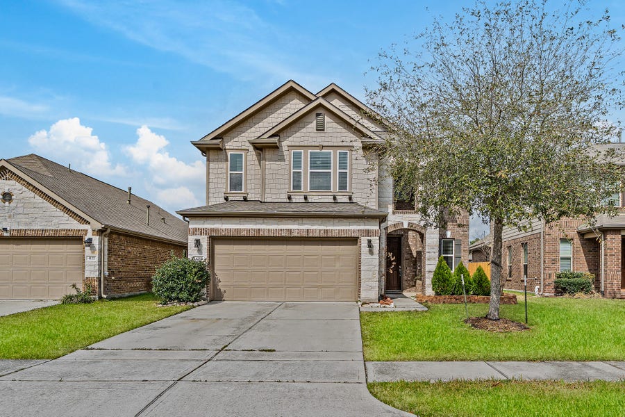 Property photo for 4118 Lake Cypress Circle, Houston, TX