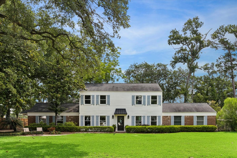 Property photo for 934 Moss Spring Lane, Hedwig Village, TX