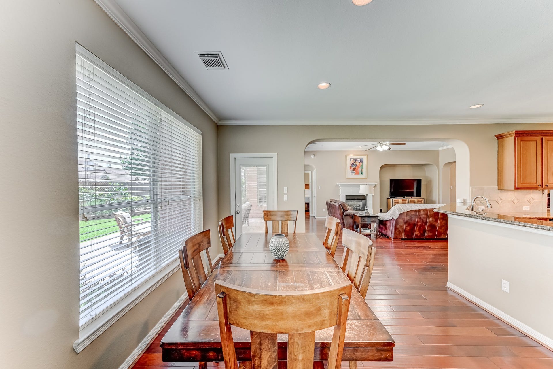 20722 Windrose Bend Drive, Spring, TX 77379 Everyday dining space conveniently located off the kitchen