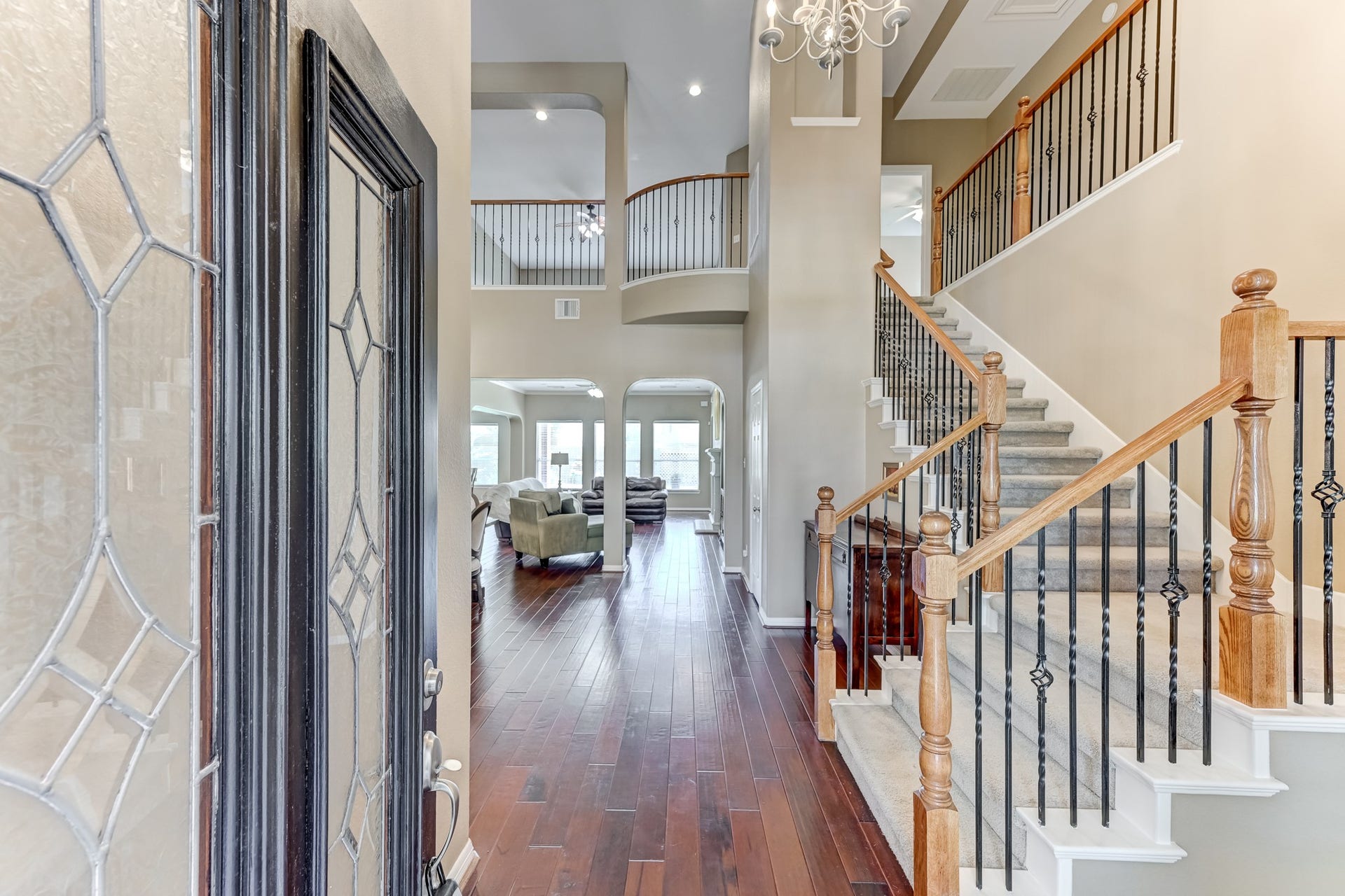 20722 Windrose Bend Drive, Spring, TX 77379 Soaring two-story foyer filled with natural light