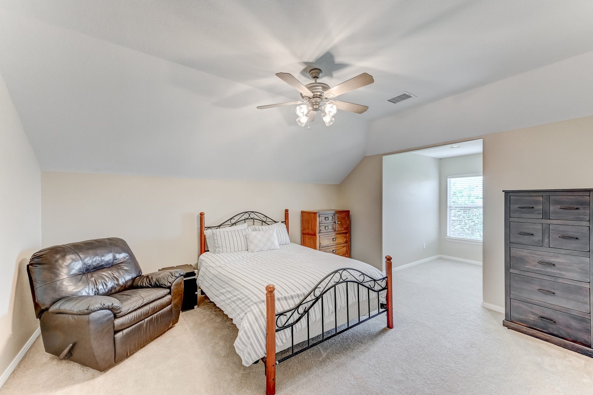 20722 Windrose Bend Drive, Spring, TX 77379 Spacious secondary bedroom with room for a sitting or study area
