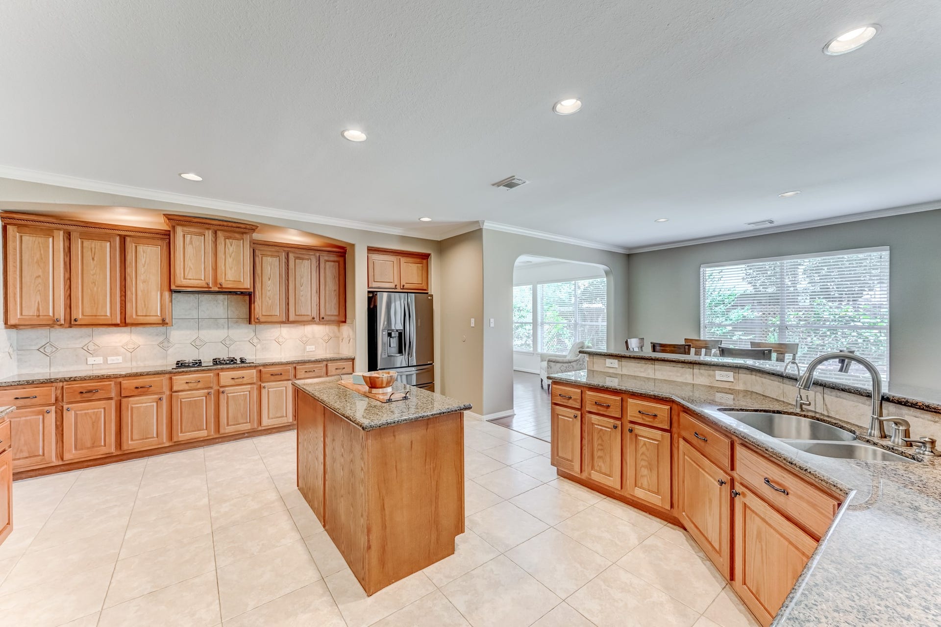 20722 Windrose Bend Drive, Spring, TX 77379 Abundant cabinetry, pantry storage & undercabinet lighting