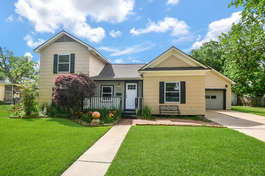 Property photo for 134 4th Street, Sugar Land, TX