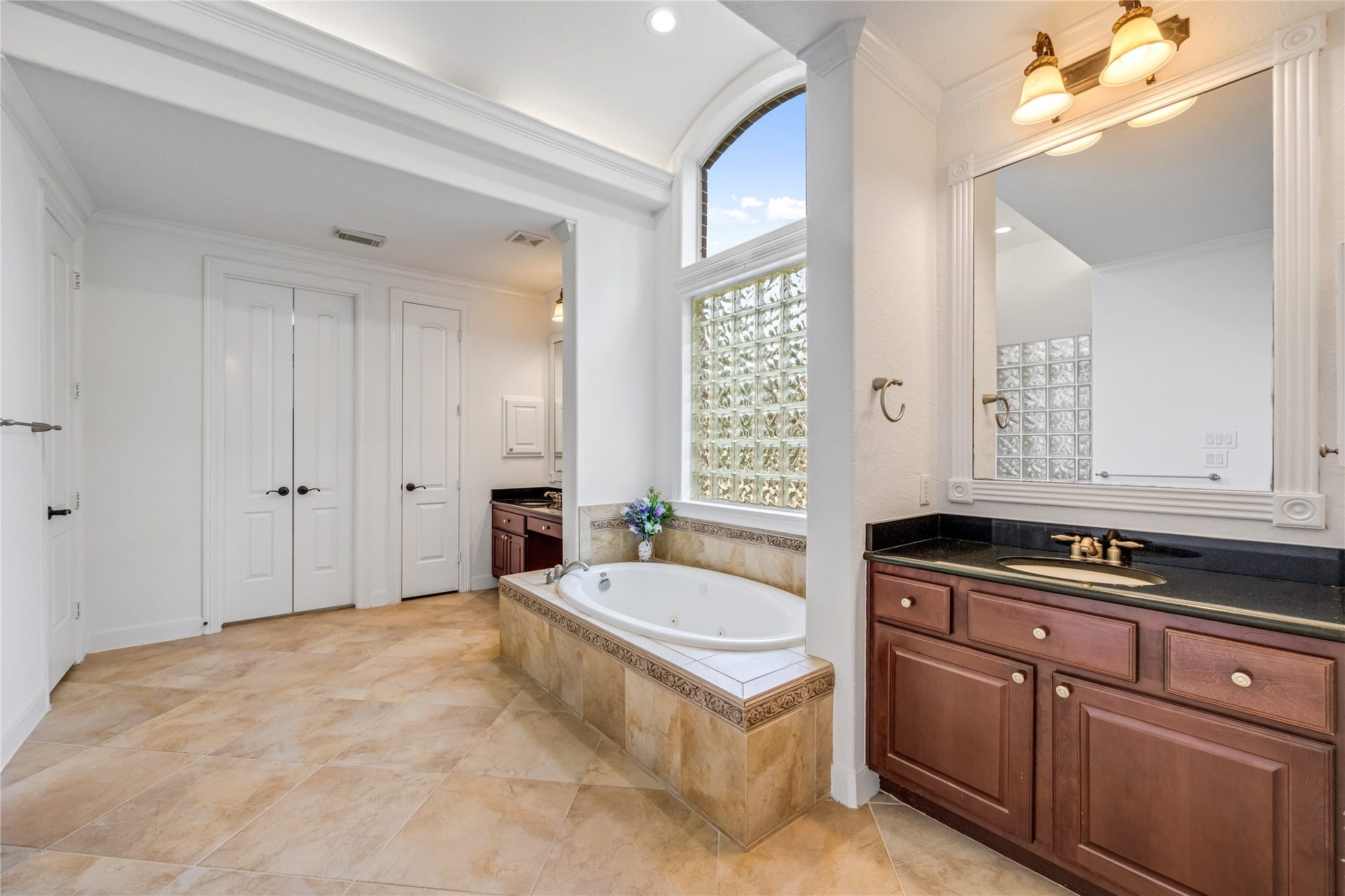 59 Nocturne Woods Place, The Woodlands, TX 77382 59 Nocturne Woods Place, The Woodlands, TX 77382