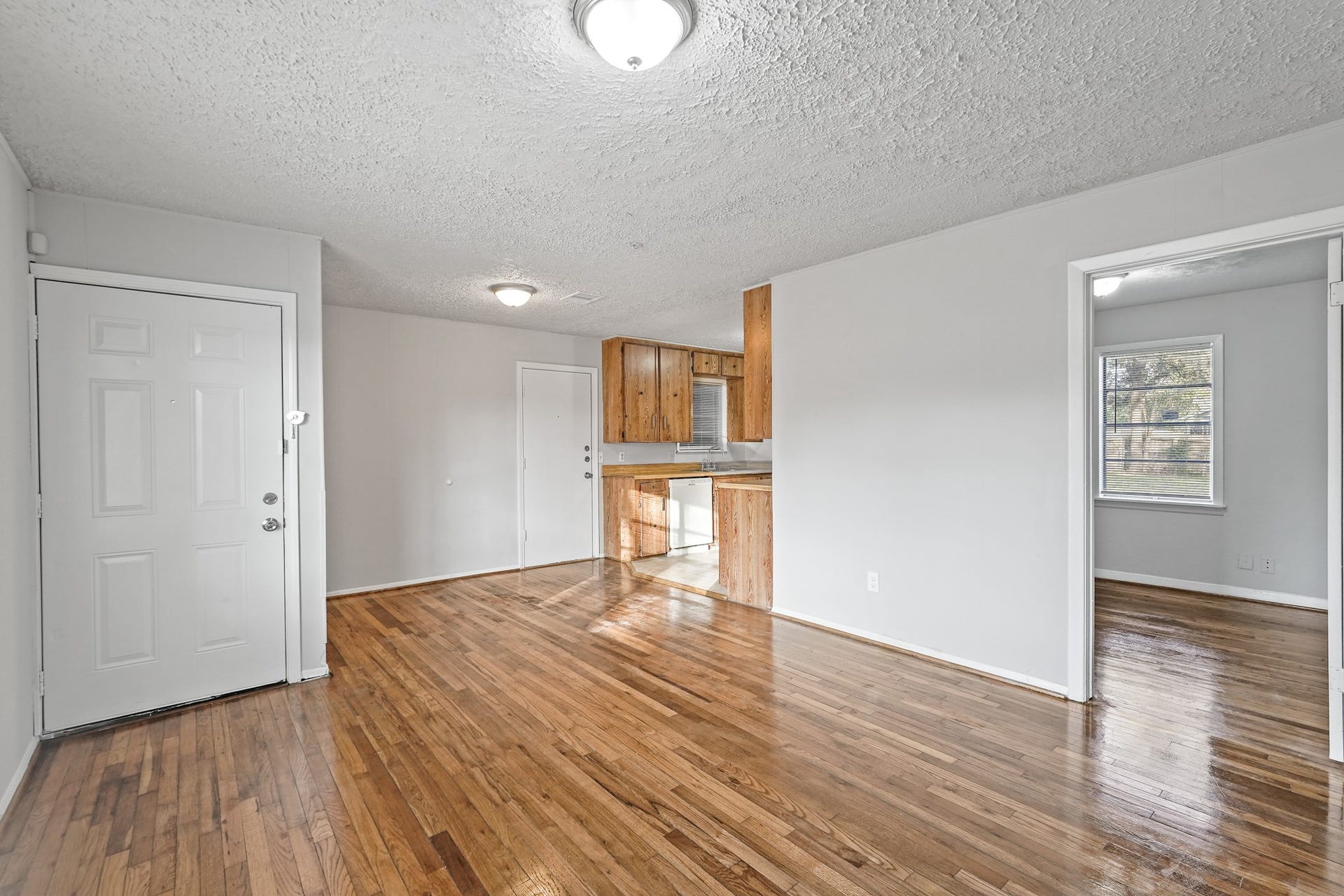 4418 Hirsch Road, Houston, TX 77026 4418 Hirsch Road, Houston, TX 77026