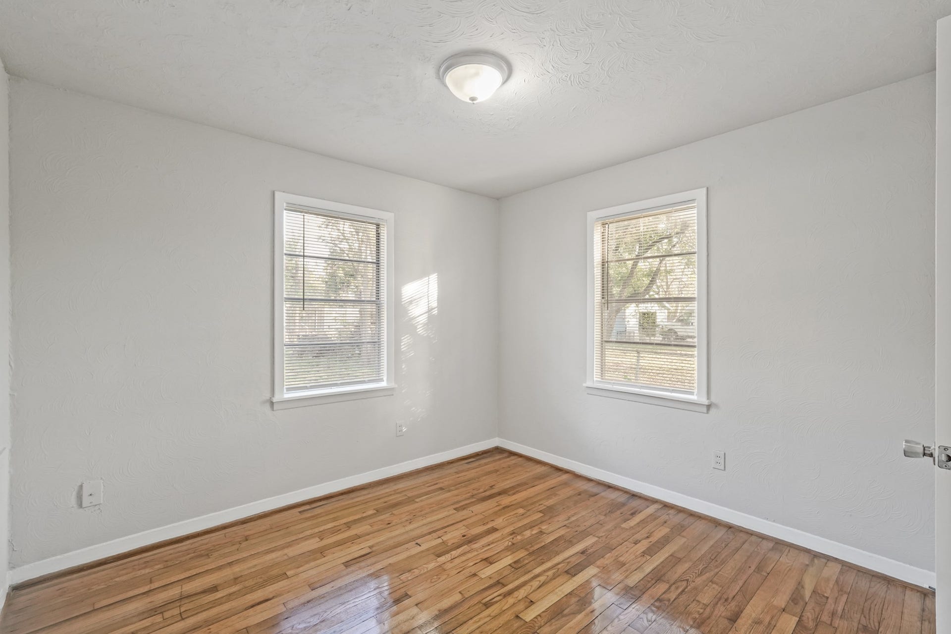 4418 Hirsch Road, Houston, TX 77026 4418 Hirsch Road, Houston, TX 77026