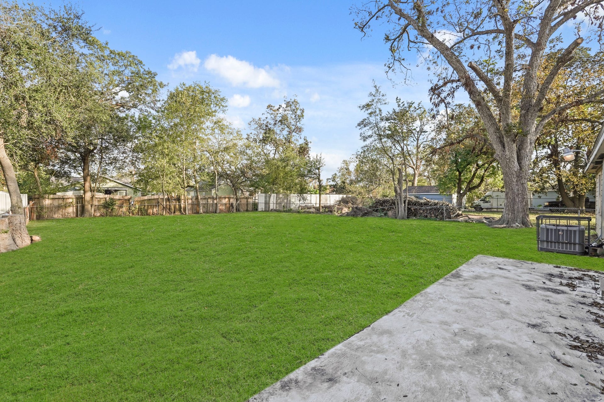 4418 Hirsch Road, Houston, TX 77026 4418 Hirsch Road, Houston, TX 77026