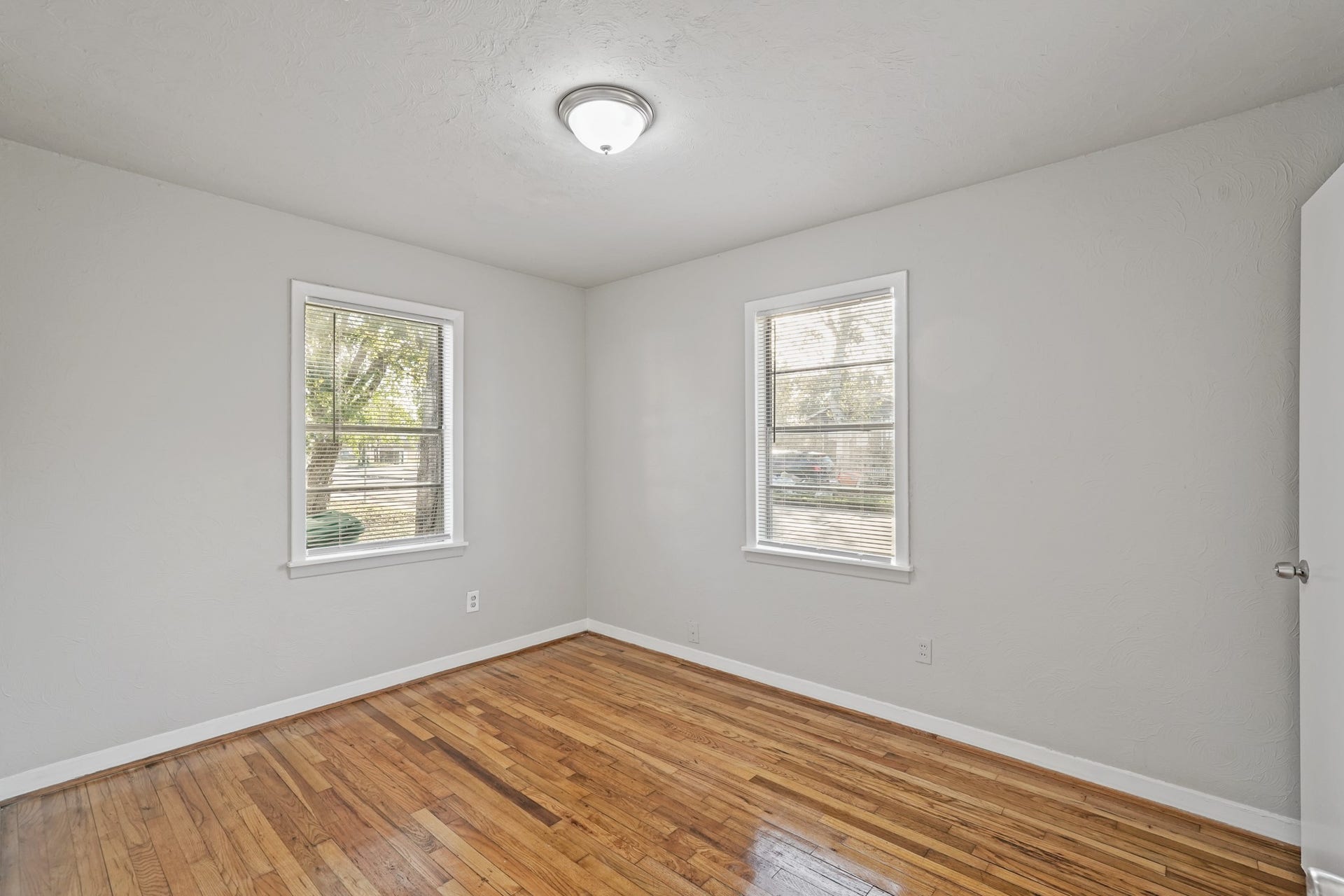 4418 Hirsch Road, Houston, TX 77026 4418 Hirsch Road, Houston, TX 77026