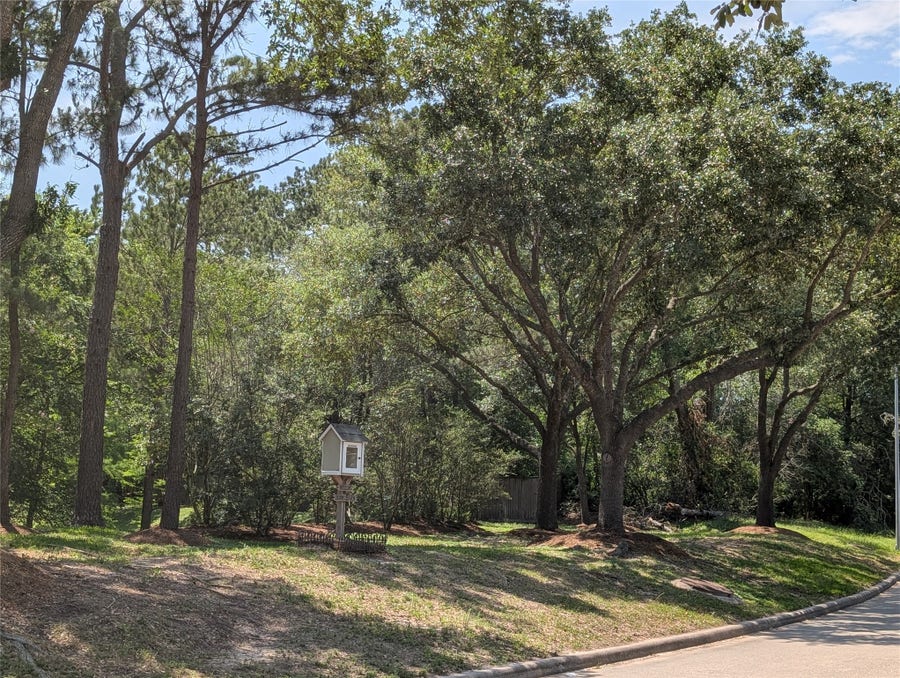 Property photo for 16103 Wimbledon Forest Drive, Spring, TX