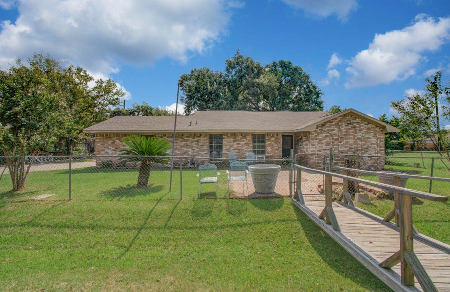 Property photo for 809 Collins Street, Richmond, TX