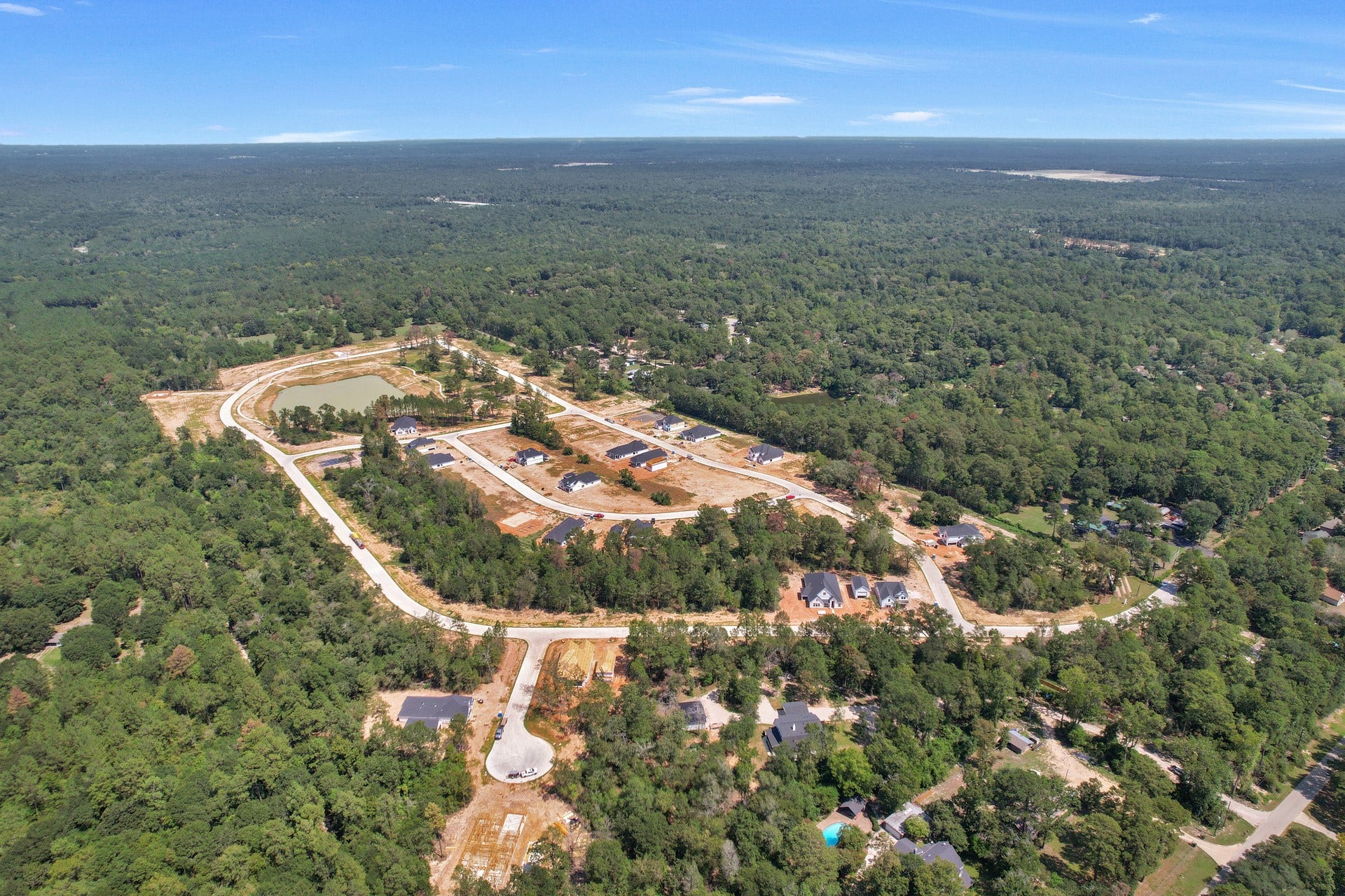 618 Running Iron Lane, Magnolia, TX 77354 The community offers quick access to HWY 249 and the Grand Parkway, placing it near downtown Magnolia, The Woodlands, and Conroe.