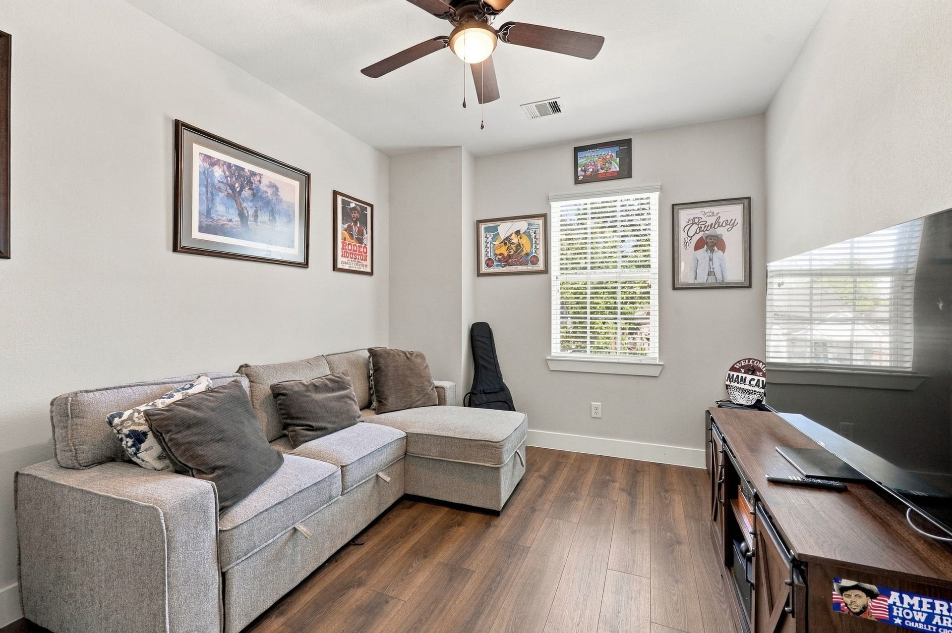 1116 Bennington Street, Houston, TX 77022 Bedroom #3 - Secondary bedroom with closet currently used as an additional living space, perfect for relaxation, media or entertainment.