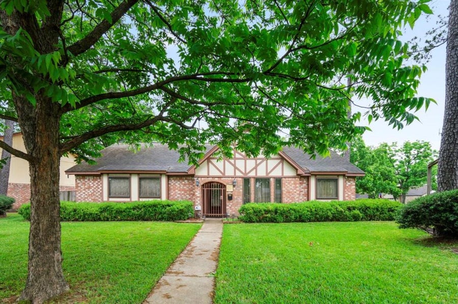 Property photo for 5727 Arbor Vitae Drive, Houston, TX