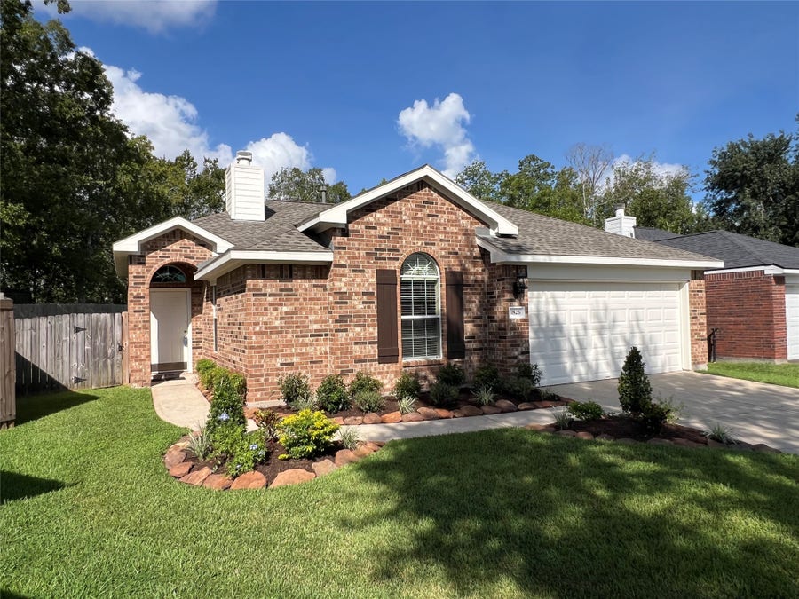 Property photo for 1826 Sherwood Forest Circle, League City, TX