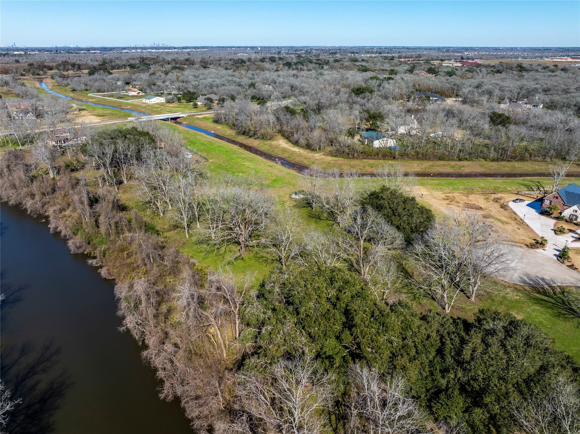 606 Oyster Shell Court, Missouri City, TX 77459 Another view of the waterfront aspects of the lot