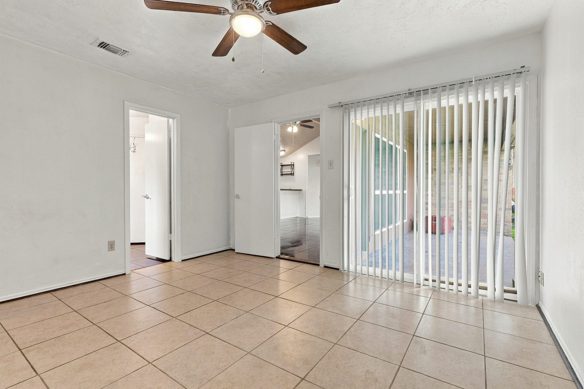 2202 W Greens Road, Houston, TX 77067 2202 W Greens Road, Houston, TX 77067