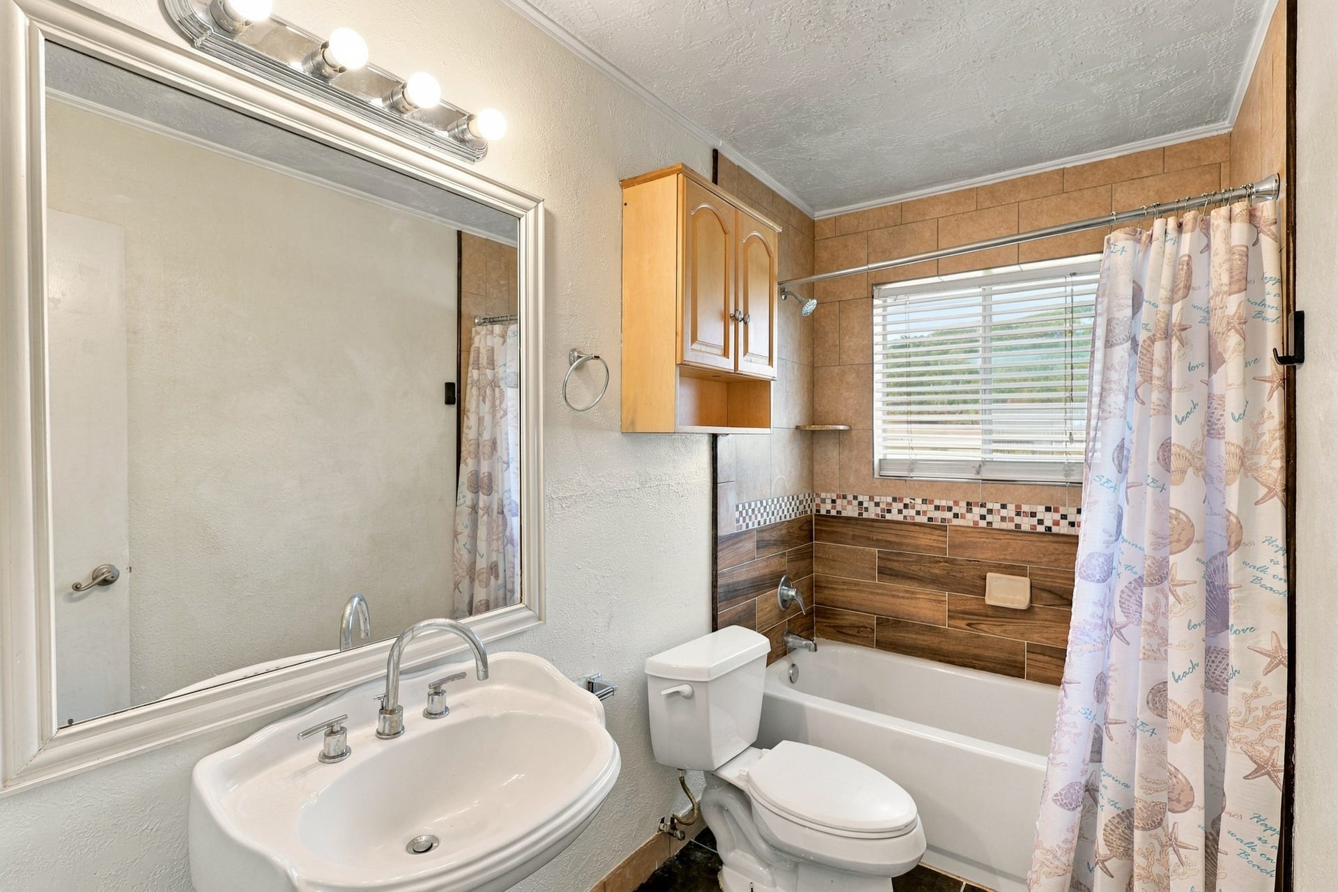 2202 W Greens Road, Houston, TX 77067 2202 W Greens Road, Houston, TX 77067