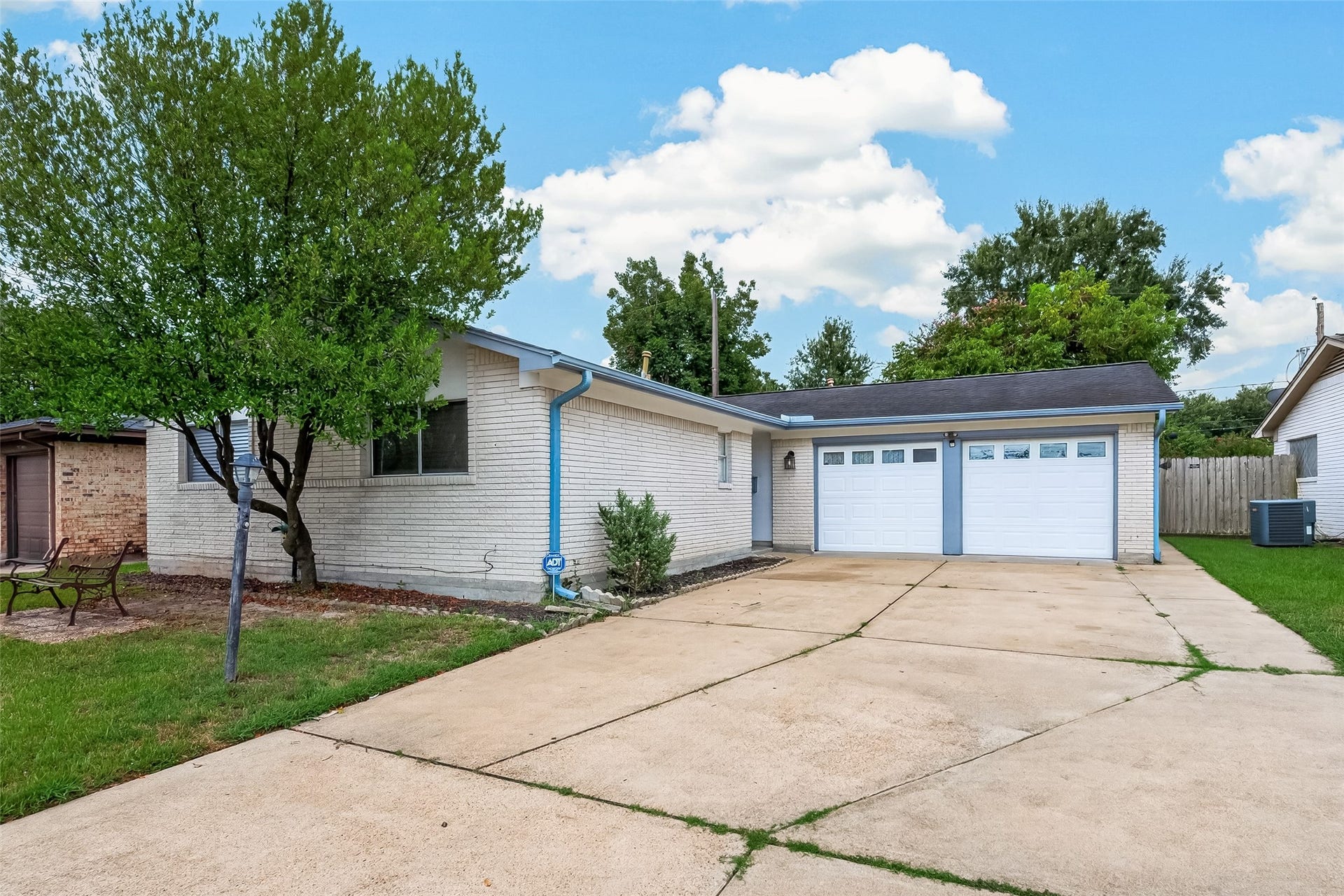 1215 Mosher Lane, Houston, TX 77088 1215 Mosher Lane, Houston, TX 77088