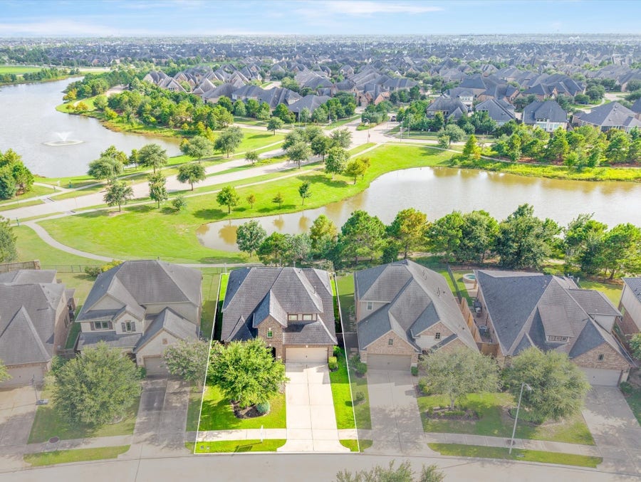 Property photo for 28131 Scenic Shore Lane, Fulshear, TX