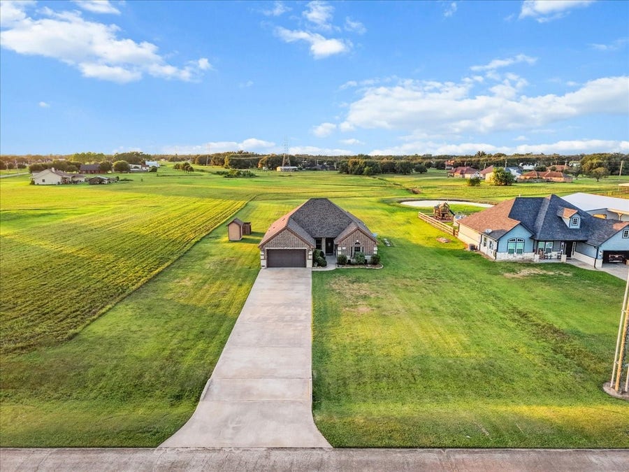 Property photo for 722 Bunkhouse Trail, Angleton, TX