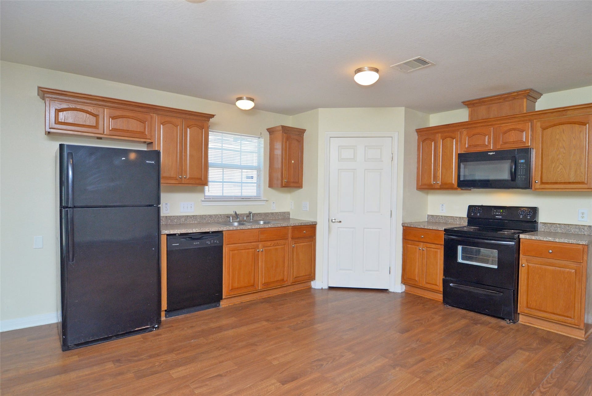 6225 Dickson Avenue, Texas City, TX 77591 6225 Dickson Avenue, Texas City, TX 77591