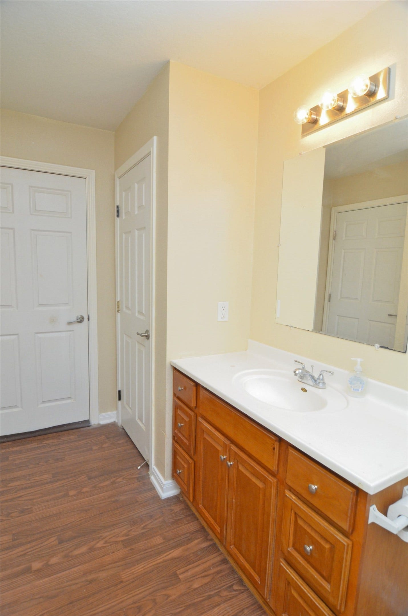 6225 Dickson Avenue, Texas City, TX 77591 6225 Dickson Avenue, Texas City, TX 77591