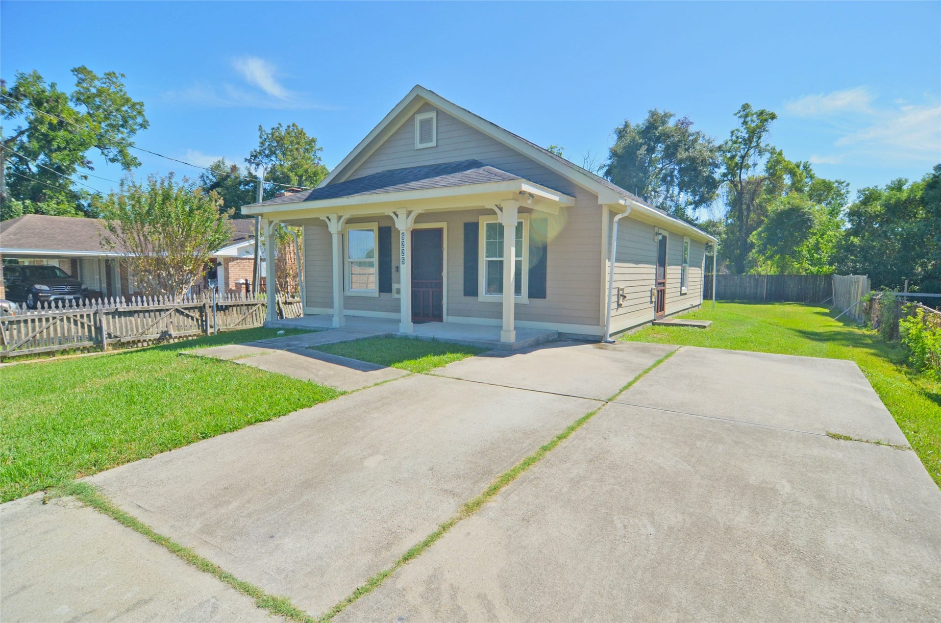 6225 Dickson Avenue, Texas City, TX 77591 6225 Dickson Avenue, Texas City, TX 77591