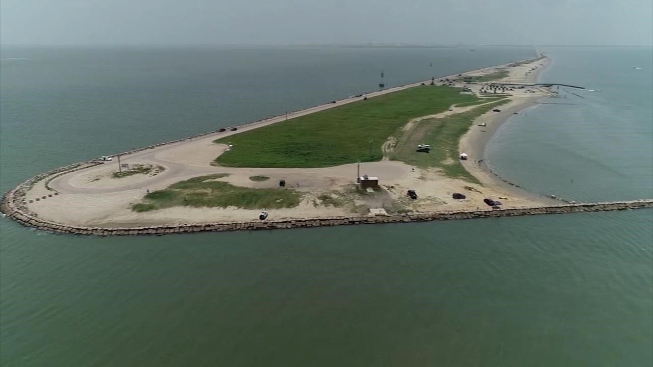 6225 Dickson Avenue, Texas City, TX 77591 The Texas City Dike