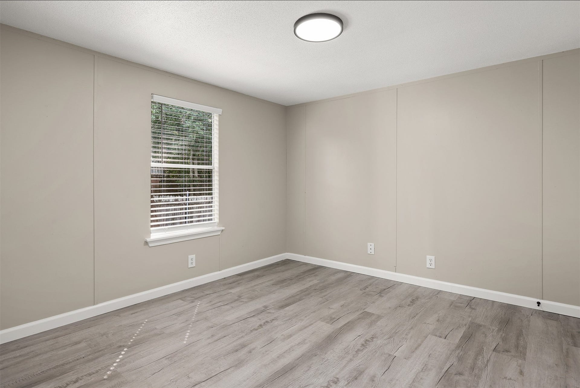 2222 N Austin Avenue, #7, Pearland, TX 77581 2222 N Austin Avenue, #7, Pearland, TX 77581