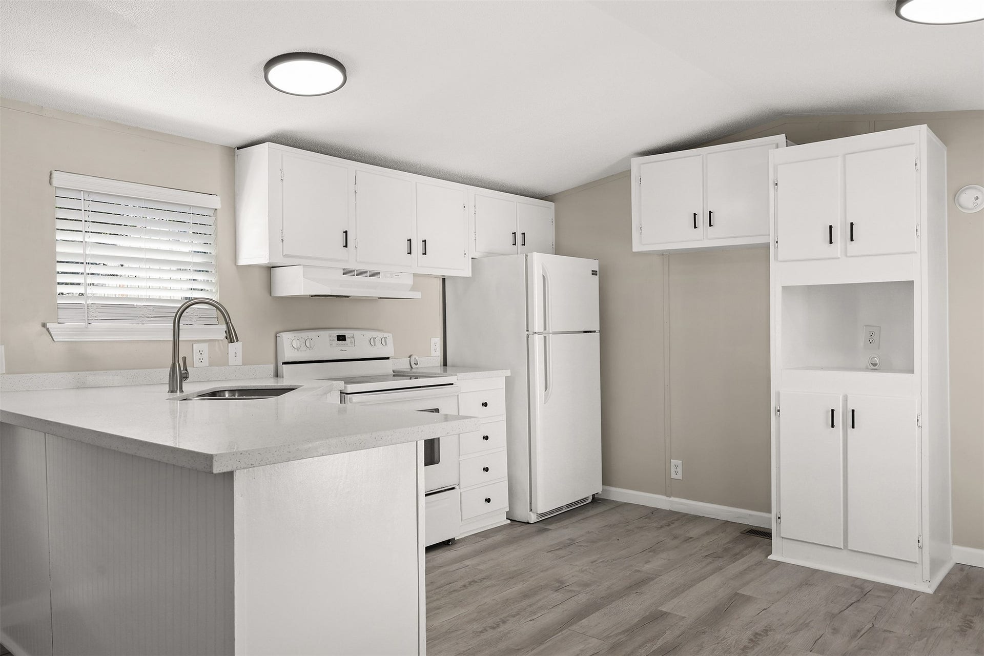 2222 N Austin Avenue, #7, Pearland, TX 77581 2222 N Austin Avenue, #7, Pearland, TX 77581