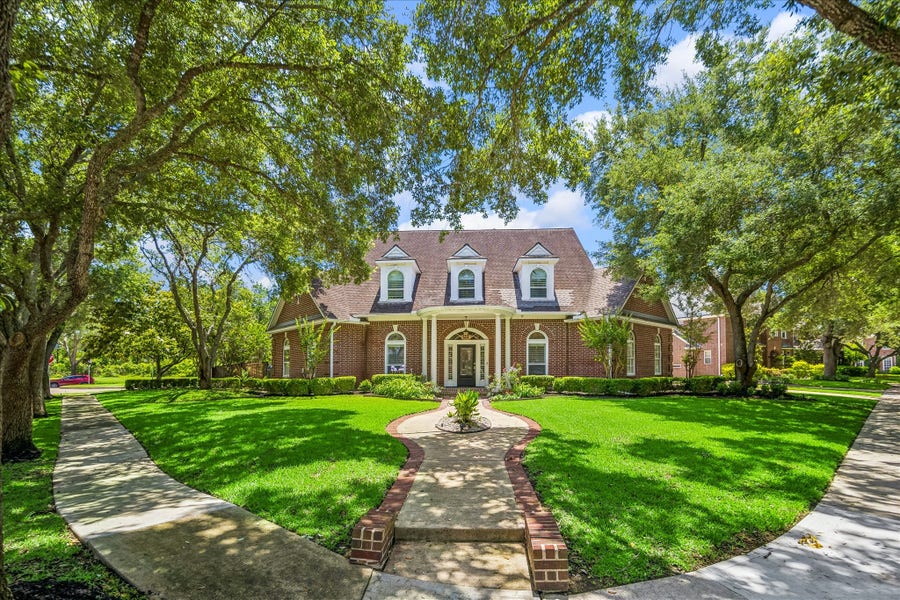 Property photo for 4003 Woodbriar Court, Sugar Land, TX