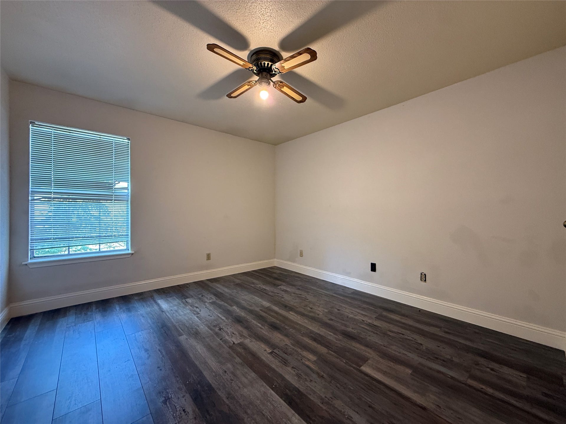 7400 Bellerive Drive, #1403, Houston, TX 77036 2nd Bedroom virtual staging